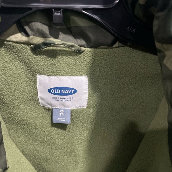 Camo Puffer Vest - Picture 6 of 6